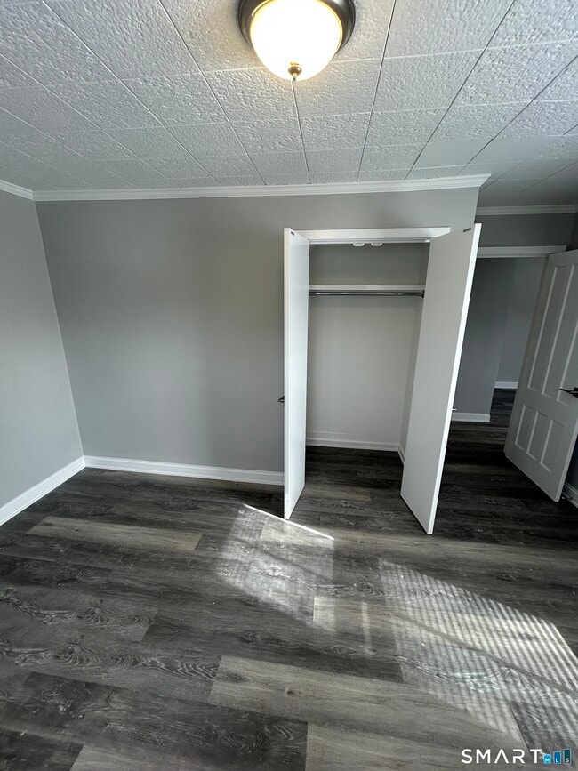 Building Photo - 54 Forest St