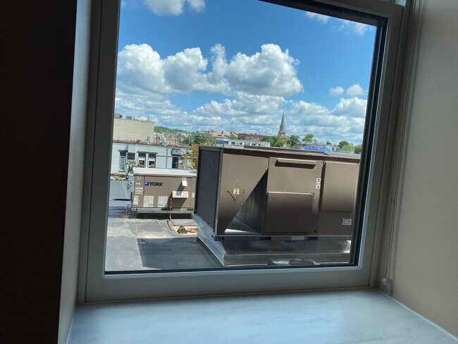 Building Photo - 83 Hanover St