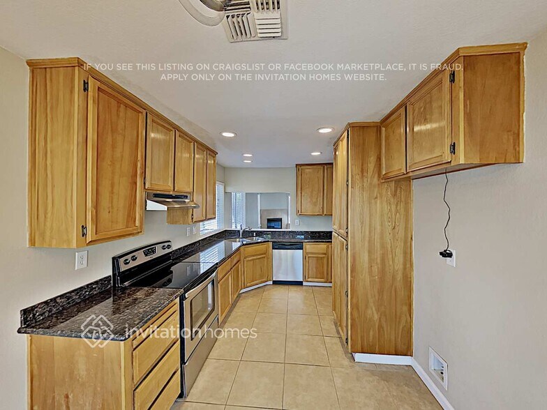 Building Photo - 5644 Bolton Way