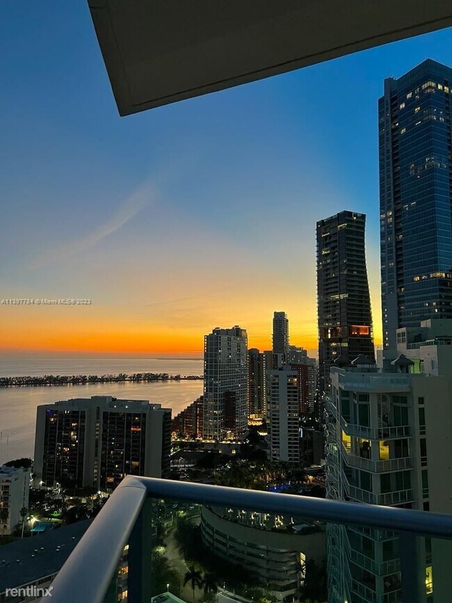 Building Photo - 2 br, 2.5 bath Condo - 1331 Brickell Bay D...