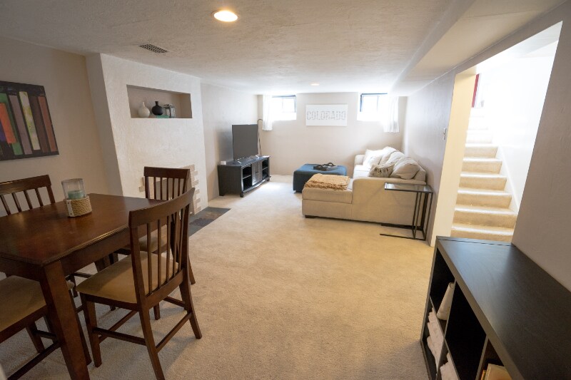 Building Photo - 1555 Winona Ct