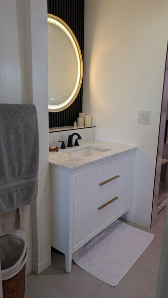Master bath - 1520 W 227th St