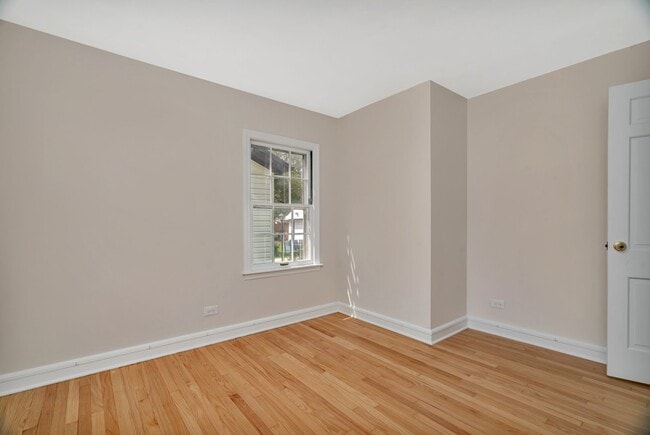 Building Photo - 10134 S Kolin Ave