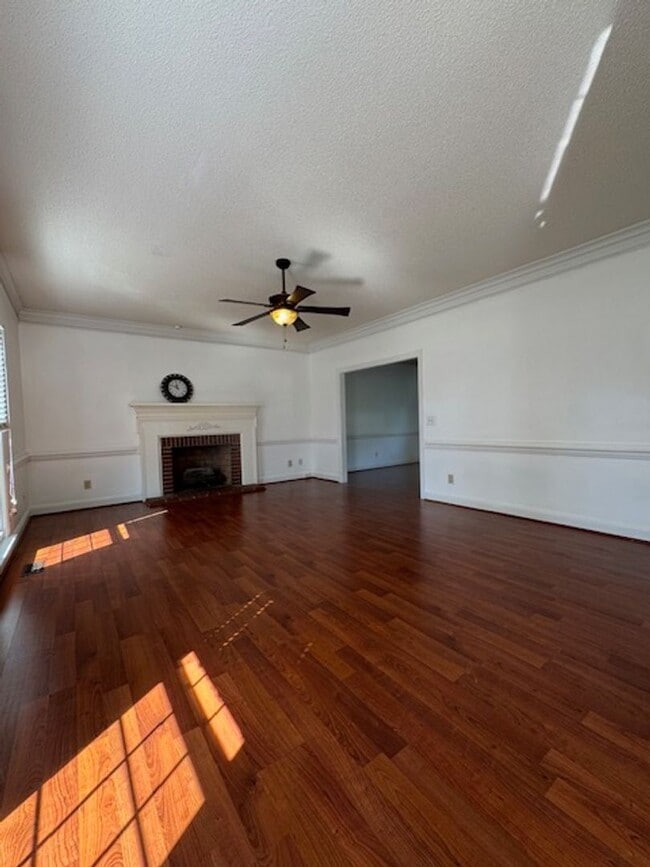 Building Photo - 103 Jessica Pl