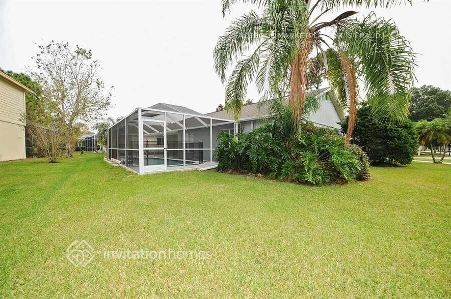 Building Photo - 4300 Ridgemoor Dr N