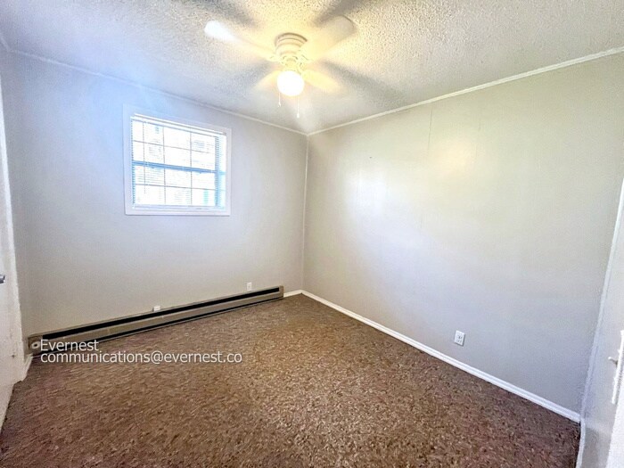 Building Photo - 835 Clark St