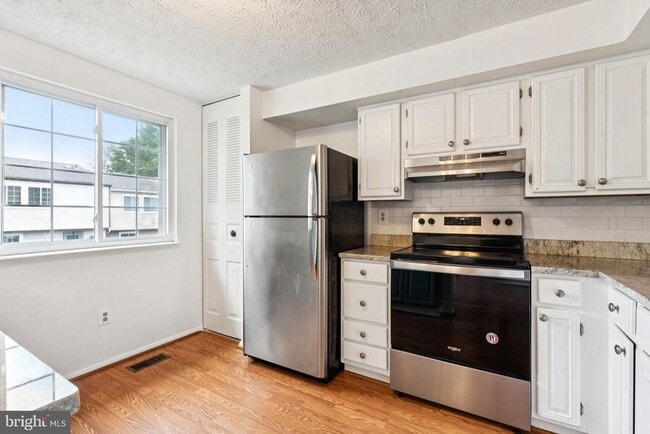 Building Photo - 7994 Tyson Oaks Cir