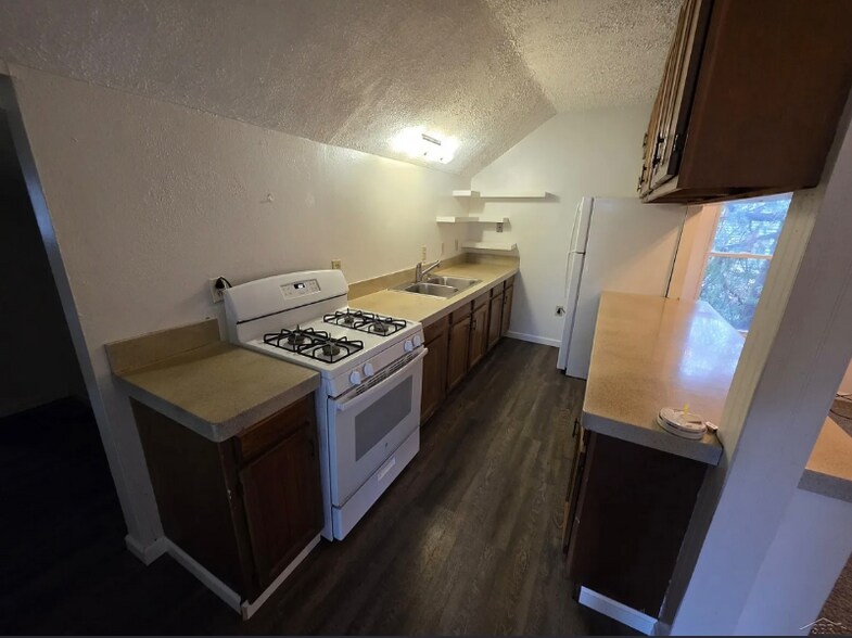 Building Photo - 3232 Court St