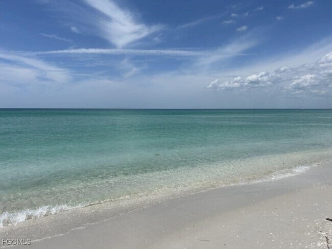 Building Photo - 3027 SW 16th Pl