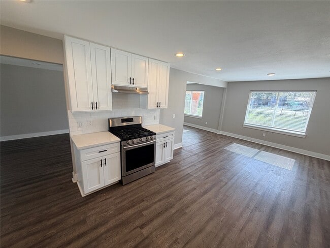 Building Photo - 5105 Oak Ave