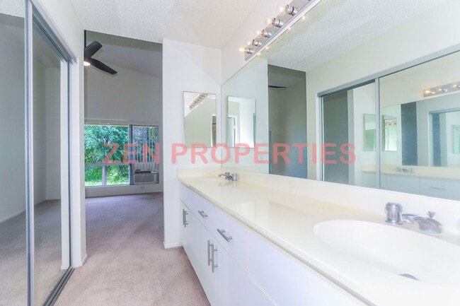 Building Photo - 2 Bedroom, 2 Bath, 2 Car Garage for rent a...