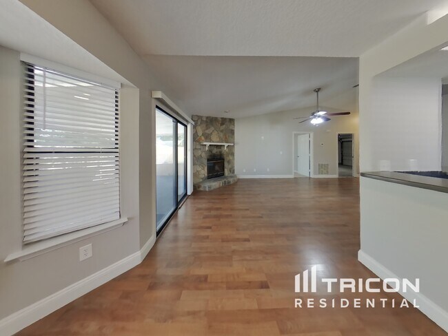 Building Photo - 4181 Davie Ct