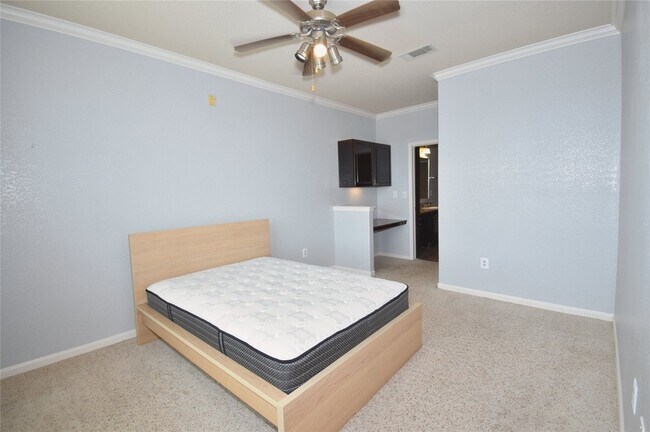 Building Photo - 1711 Old Spanish Trl