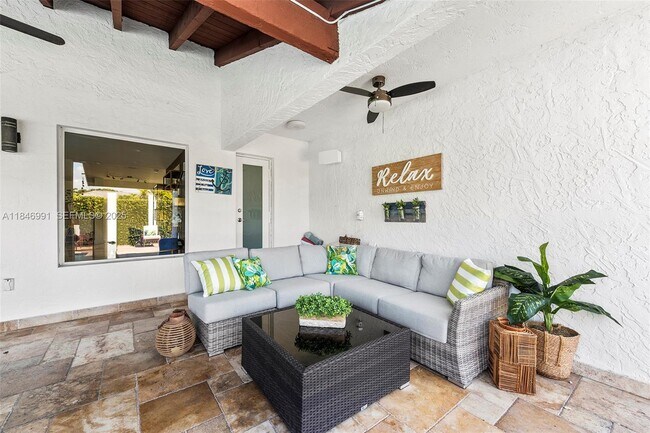 Building Photo - 5901 SW 56th Terrace