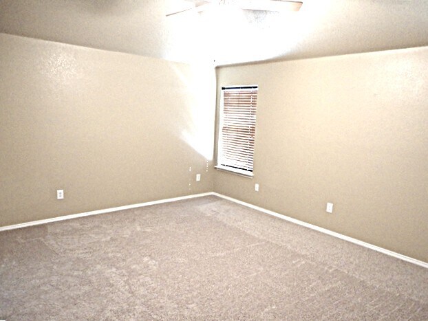 Building Photo - 10308 Oak Branch Ln