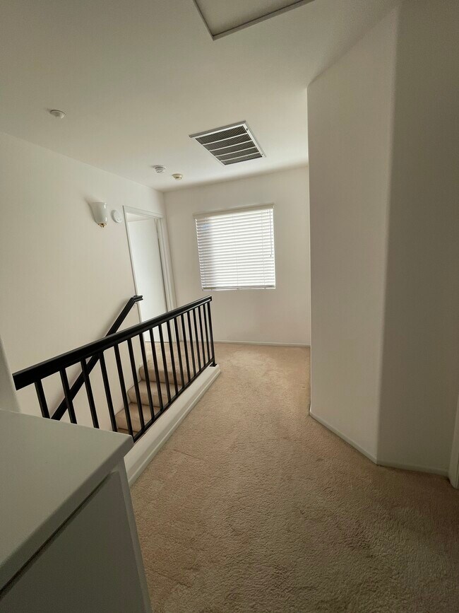 Building Photo - 12110 Via Santa Rosa