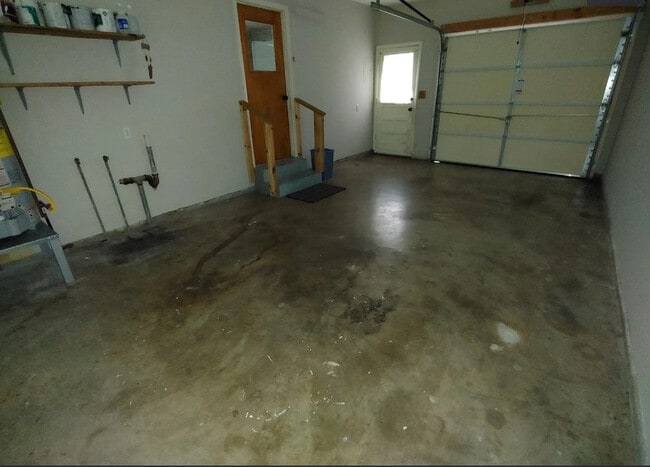 Building Photo - 2310 Denham Ave