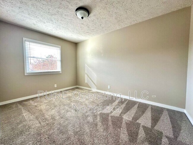 Building Photo - 8005 S 152nd St