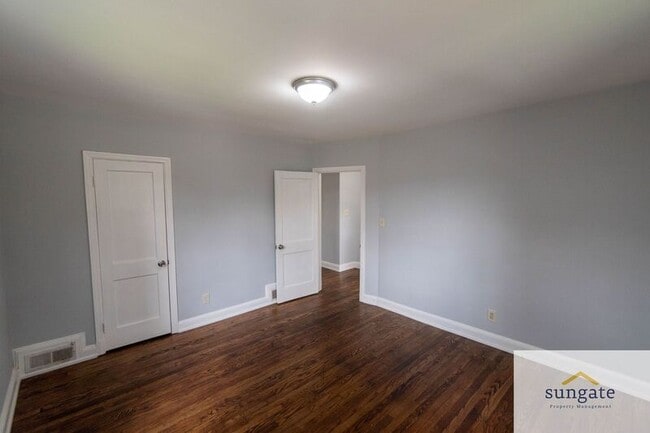 Building Photo - 831 N Chapel Gate Ln