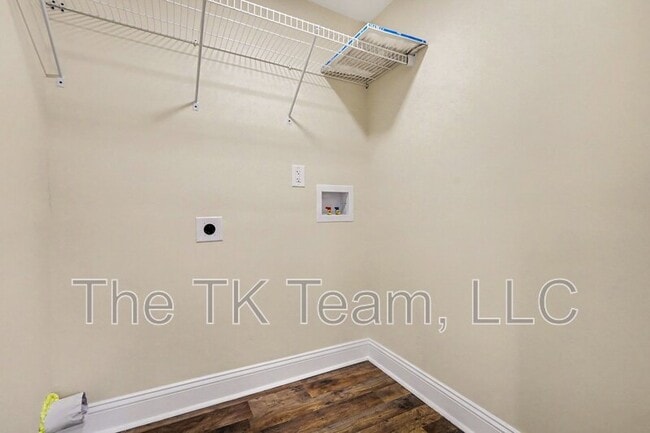 Building Photo - 416 Richardson St