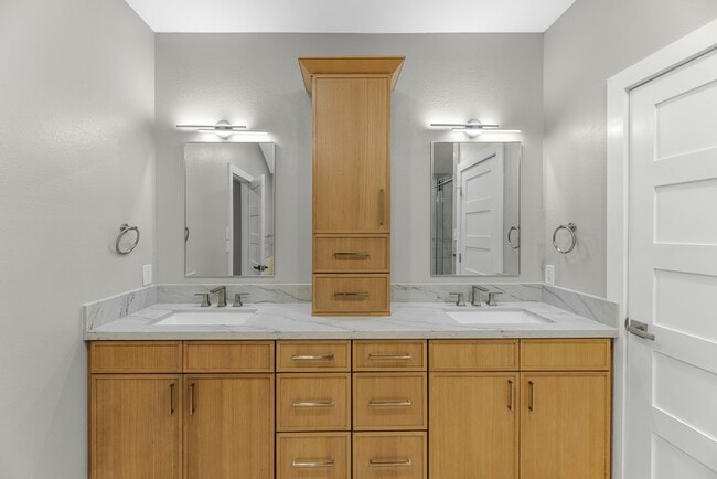 Building Photo - 8219 Wateka Cir