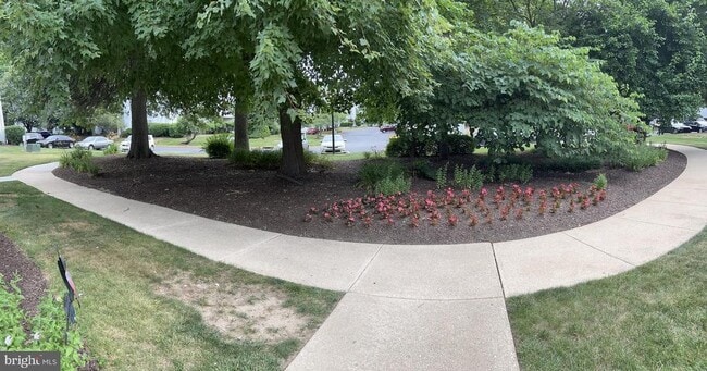 Building Photo - 102 STONEHURST Ct