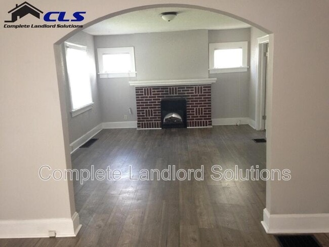 Building Photo - 1212 S 25th St