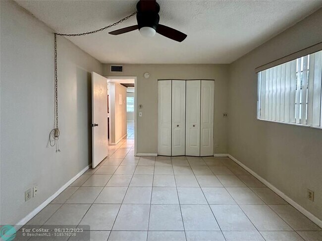 Building Photo - 378 Durham Cir