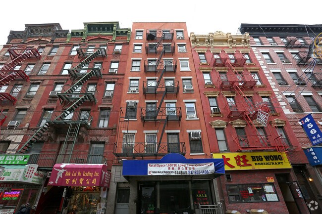 Building Photo - 65 Mott St