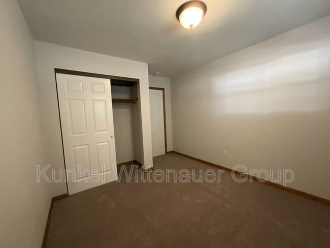 Building Photo - 203 Renee Dr