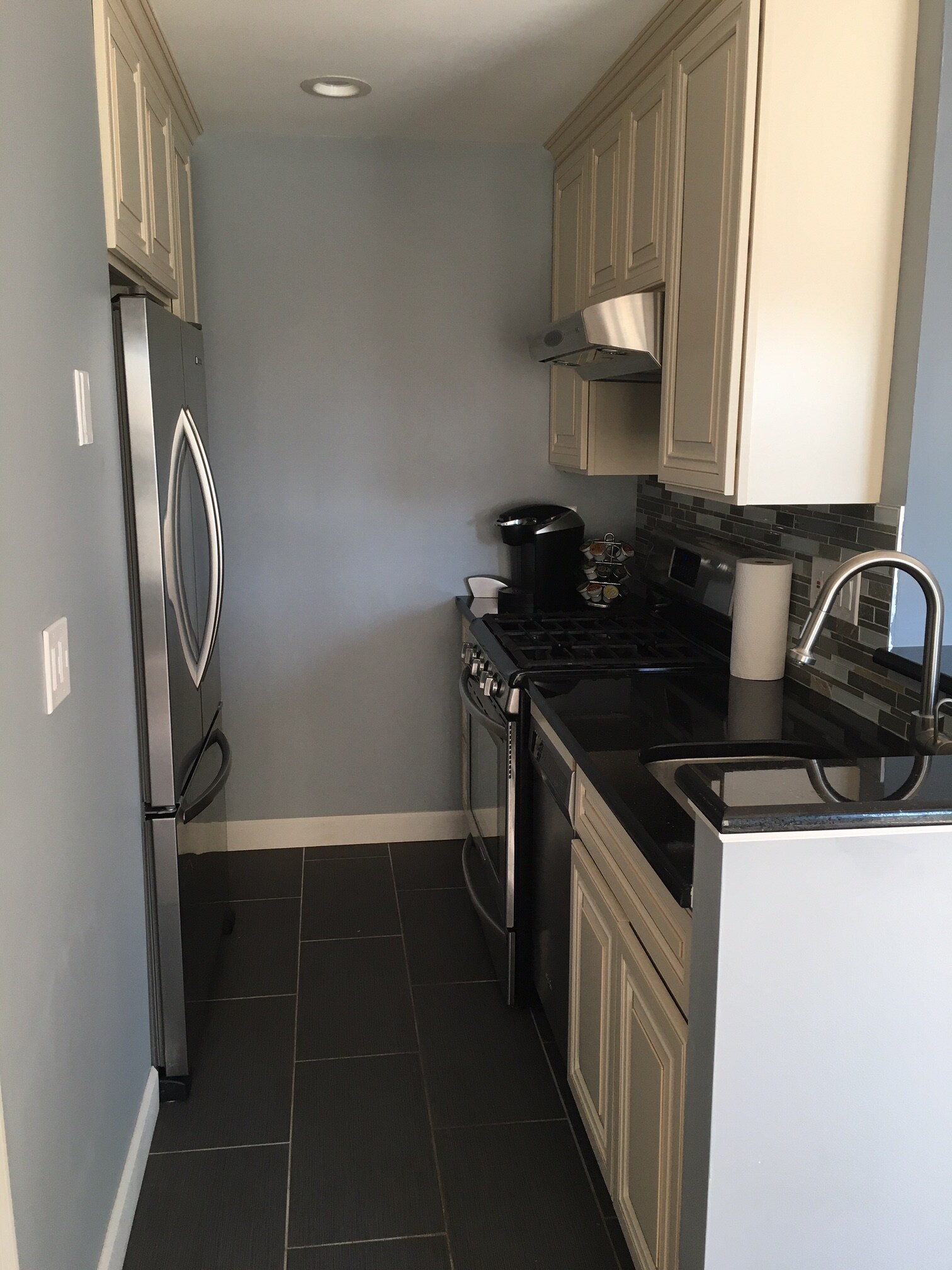 Building Photo - 402 Carhart Ct