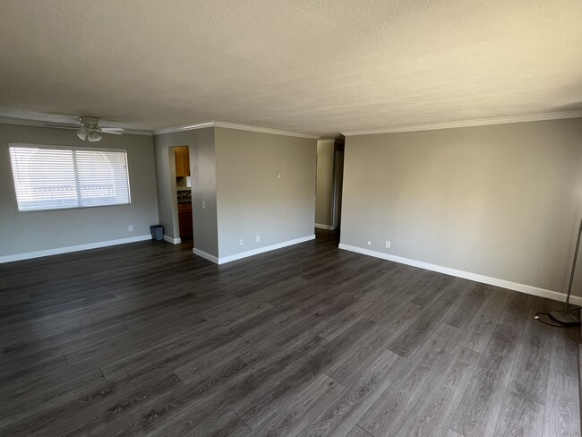 Dining area - 2530 Clairemont Dr