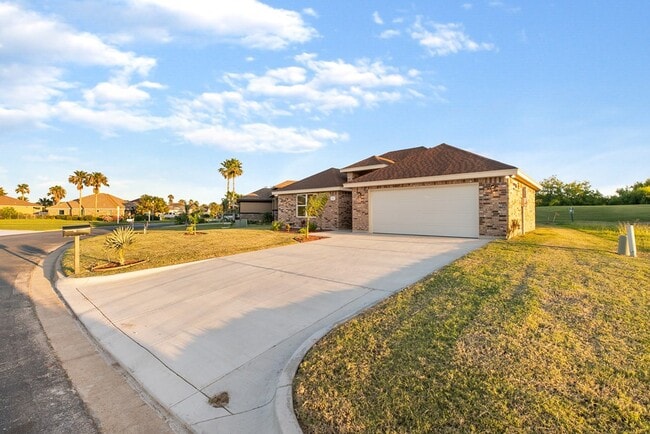 Building Photo - 4 Augusta Dr