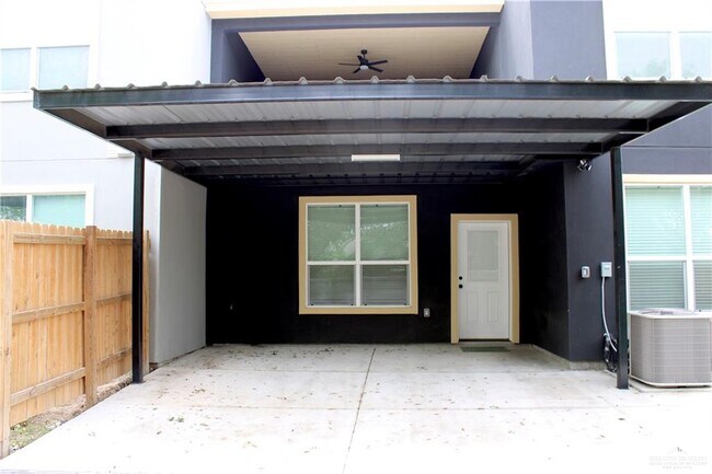 Building Photo - 19 N Crown Ln