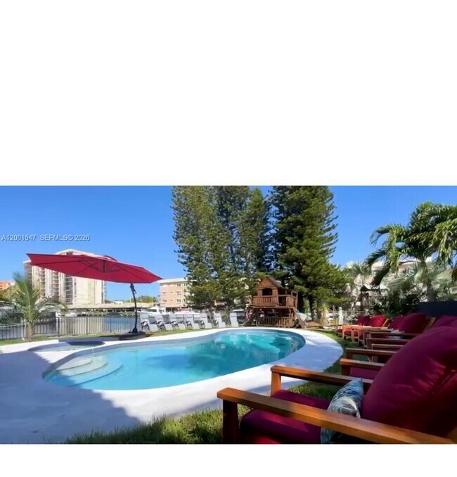 Building Photo - 13300 Biscayne Bay Terrace