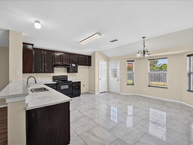 Building Photo - 2313 Belmont Park Dr