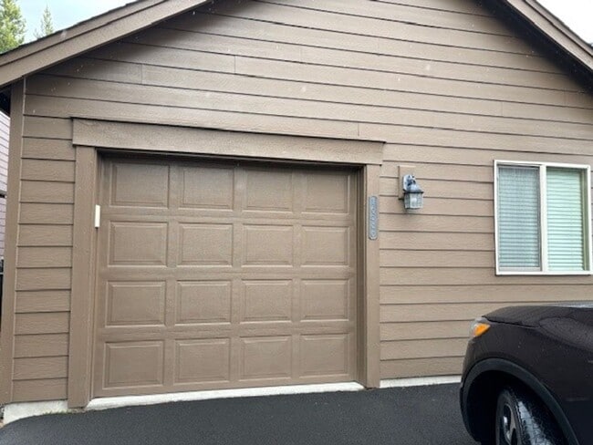 Building Photo - $500 OFF First Month Rent | 12 Month Lease | Crescent Creek Community