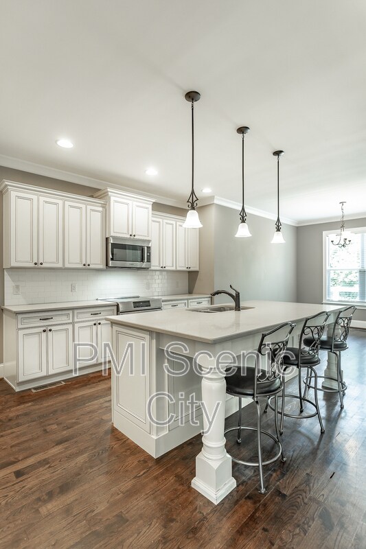 Building Photo - 7725 Peppertree Dr