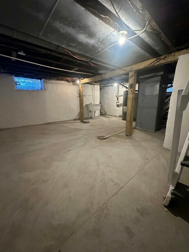 Building Photo - 1753 Courtland Ave