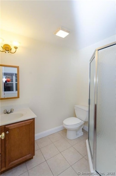 Building Photo - 527 W Thames St