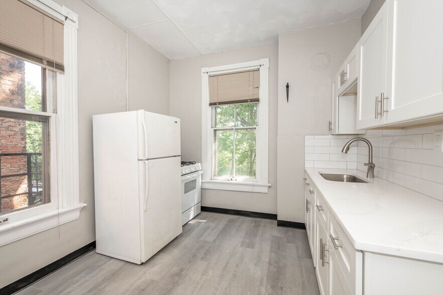 Building Photo - 475 Riddle Rd