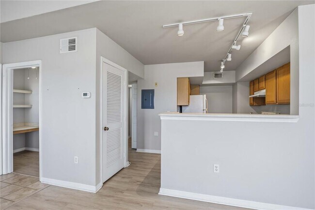 Building Photo - 1195 Villagio Cir