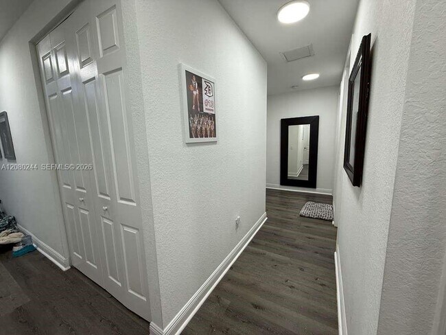 Building Photo - 9907 NW 87th Terrace