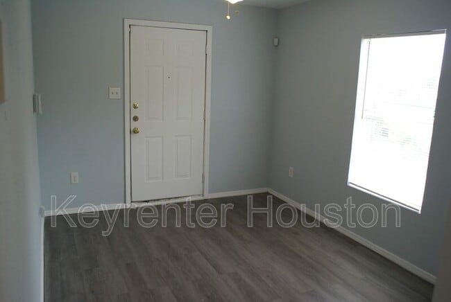 Building Photo - 2511 Rosalie St