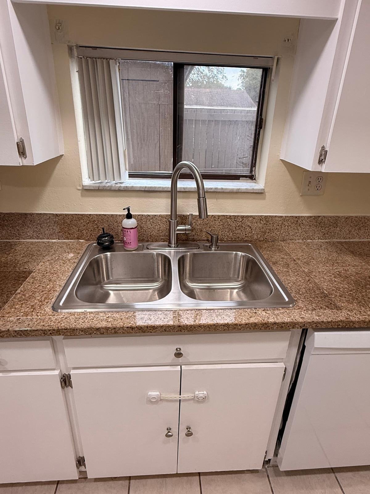 Building Photo - 8622 Cattail Dr