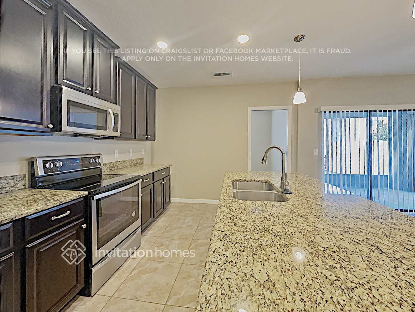 Building Photo - 2729 Hampton Green Ln