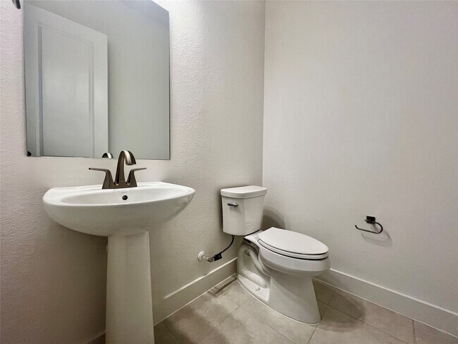 Building Photo - 10602 Blossom River Dr