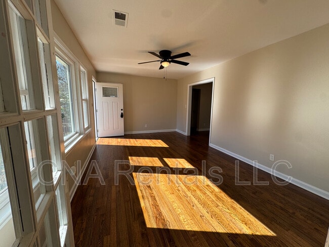 Building Photo - 1826 Clearwater Dr SE