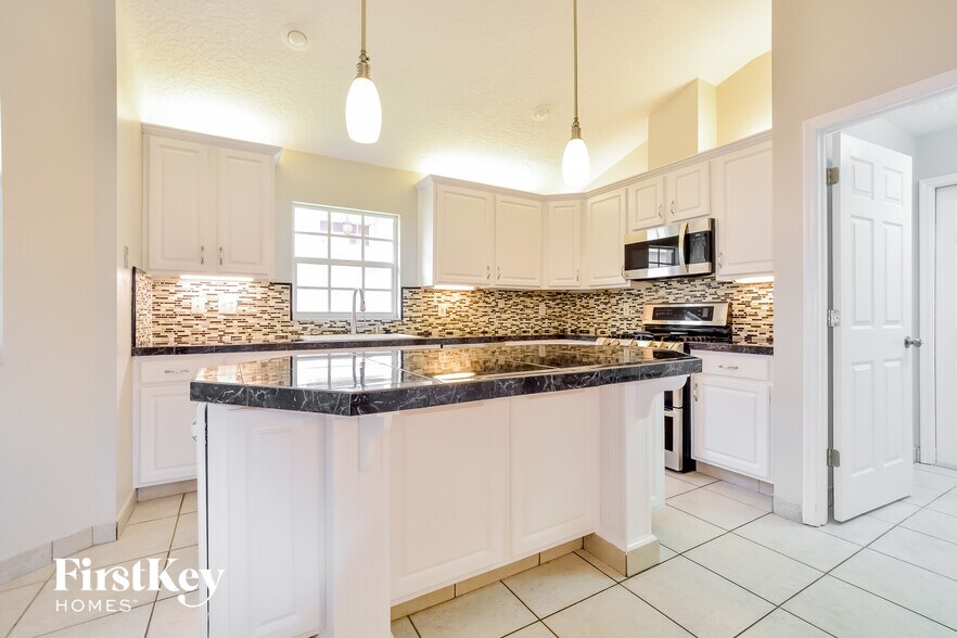 Building Photo - 13455 Lake Turnberry Cir