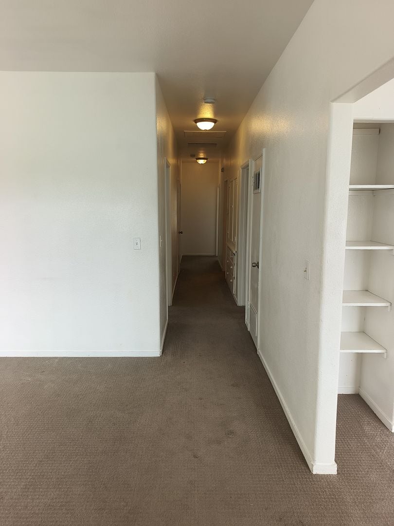 Building Photo - 3035 E El Monte Way